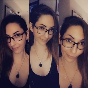 Meet your Posher, April